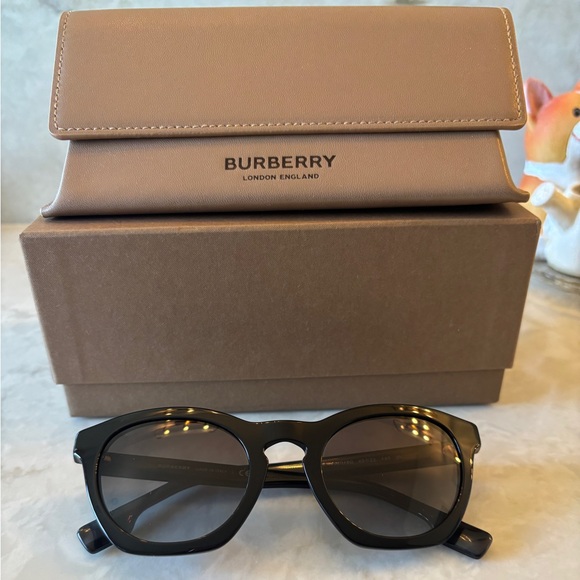 Burberry Women's BE4367 49mm Sunglasses - Picture 1 of 4
